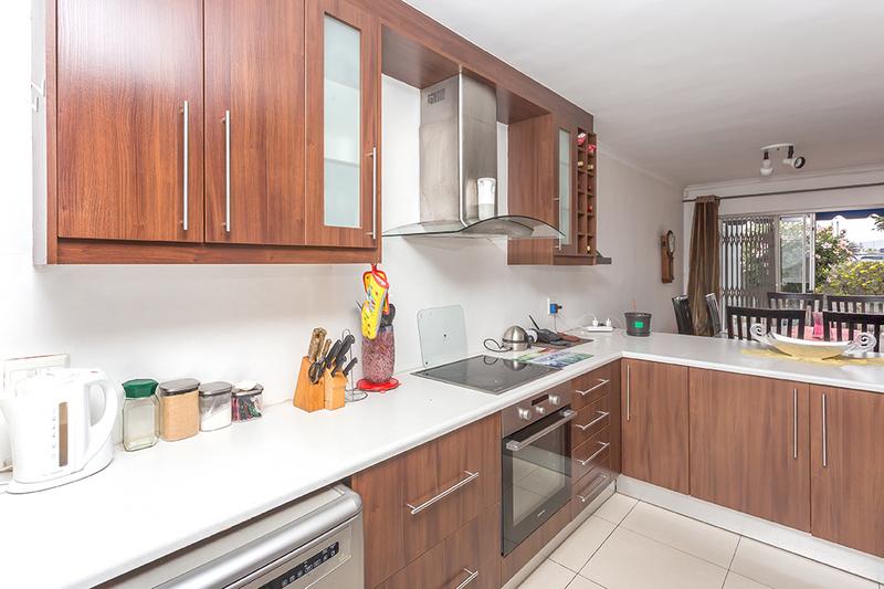 3 Bedroom Property for Sale in Waves Edge Western Cape
